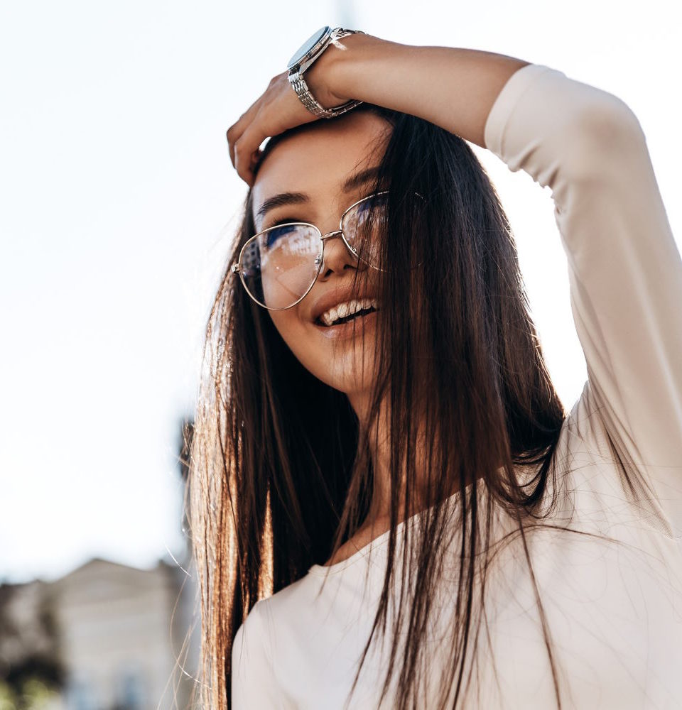 Prada – eleganckie okulary korekcyjne dla wymagających kobiet