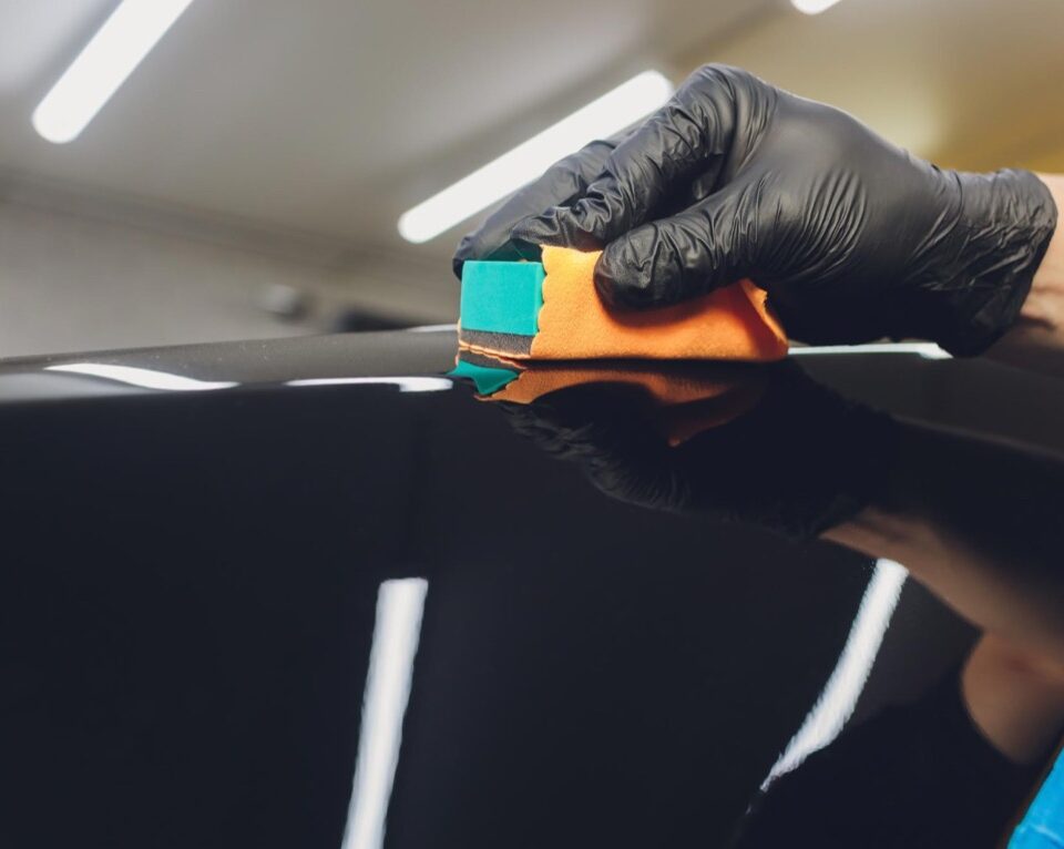 Poznań: Zapewnij swojemu samochodowi najlepszą ochronę z ceramiczną powłoką lakieru
