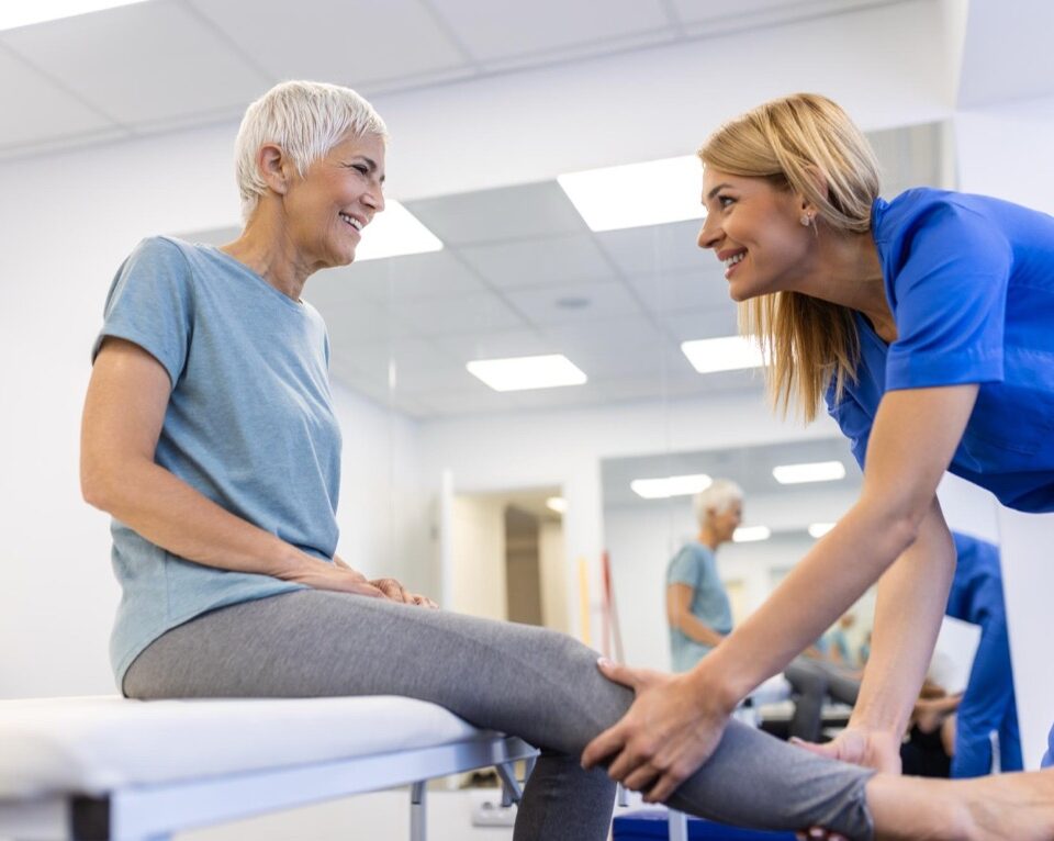 Jak skutecznie dbać o zdrowie fizyczne w wieku 30-50 lat: porady, wyzwania i ubezpieczenie