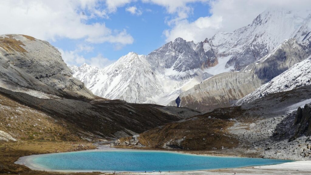 Eksploracja mniej popularnych gór jest dla wielu pasjonatów przyrody i przygody czymś w rodzaju świętego Graala
